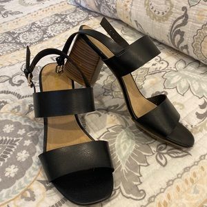 Old Navy black short Heels